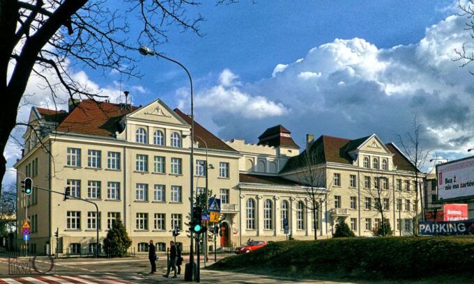 Lodz Old Town Highlights Private Walking Tour - Guided by Local Experts