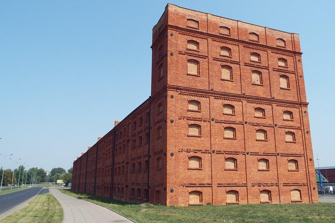 Lodz Old Town Manufaktura Highlights Private Walking Tour - Key Sites in Lodzs Old Town