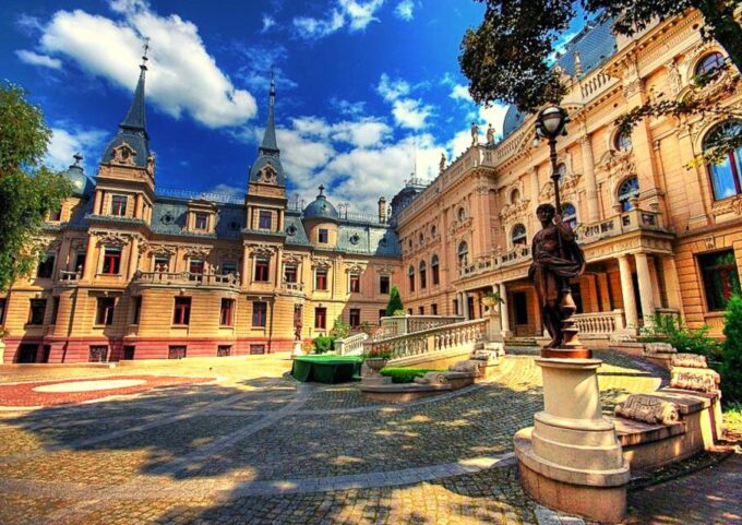 Lodz: Private 3-Hour City Tour - Radegast Station
