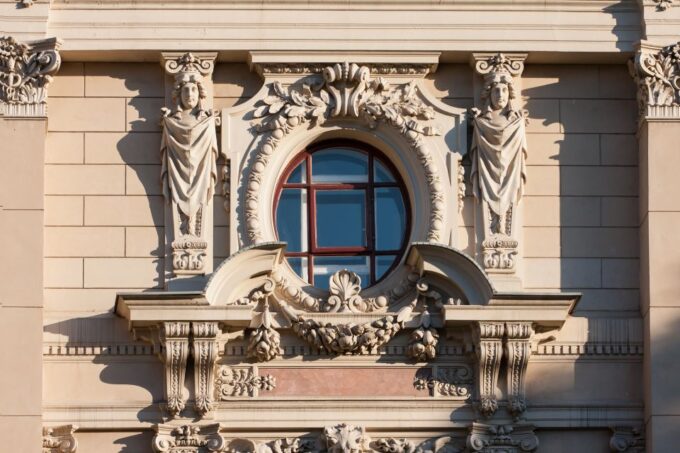 Lodz: Private City Walking Tour - Exploring Piotrkowska Street