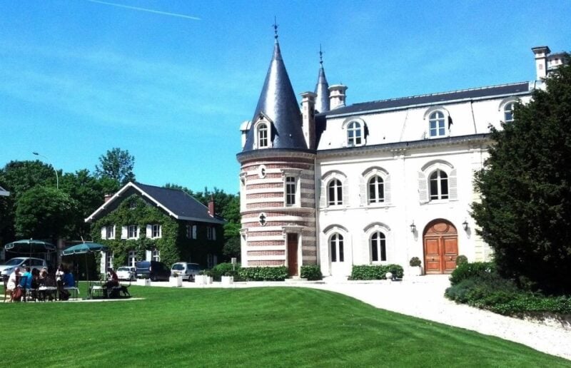 Loire Castles: Private Round Transfer From Paris - Experienced Drivers and Recommendations