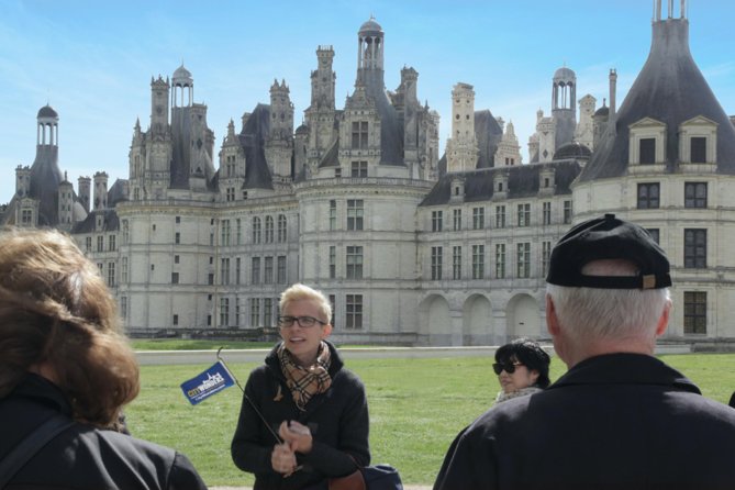 Loire Valley Castles Day Trip From Paris With Wine Tasting - Wine Tasting Experience