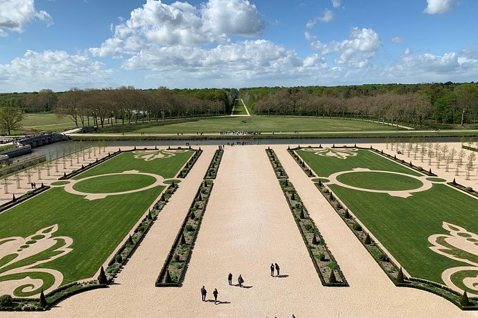 Loire Valley Castles VIP Private Tour: Chambord, Chenonceaux, Amboise - Exploring the Loire Valley Estates