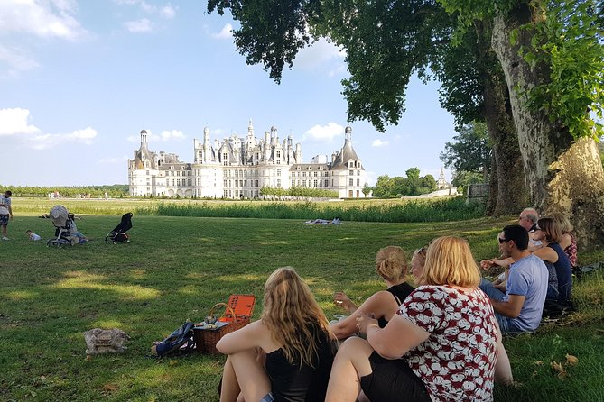 Loire Valley Day Tour Chambord and Chenonceau Plus Lunch at a Private Castle - Explore Châteaux De Chenonceau