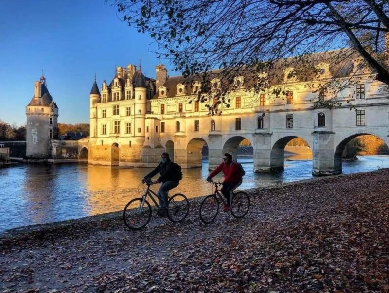 Loire Valley Royal Getaway: E-Bike Ride & Stay in a Château - Key Points