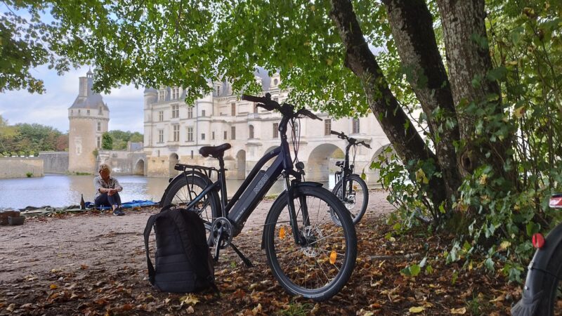 Loire Valley Royal Getaway: E-Bike Ride & Stay in a Château - Winery Visits and Wine Tastings