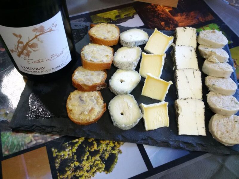 Loire Valley: Vouvray Vineyard Tour and Wine Tasting - Discovering the Rock-Hewn Cellar