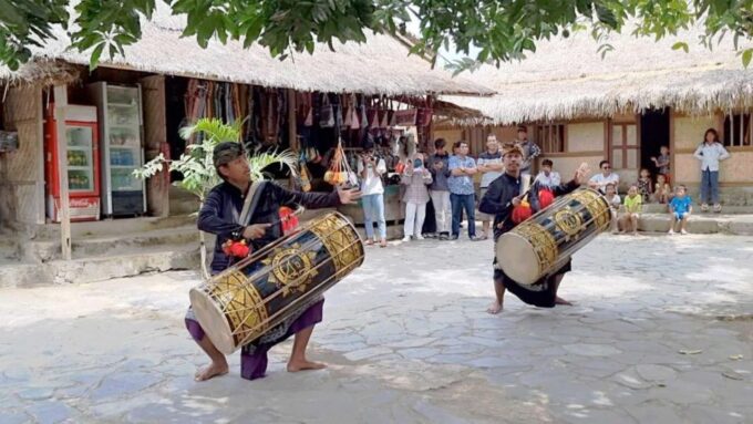 Lombok: Fully Customizable Private Tour With Driver-Guide - Pickup and Drop-off Options