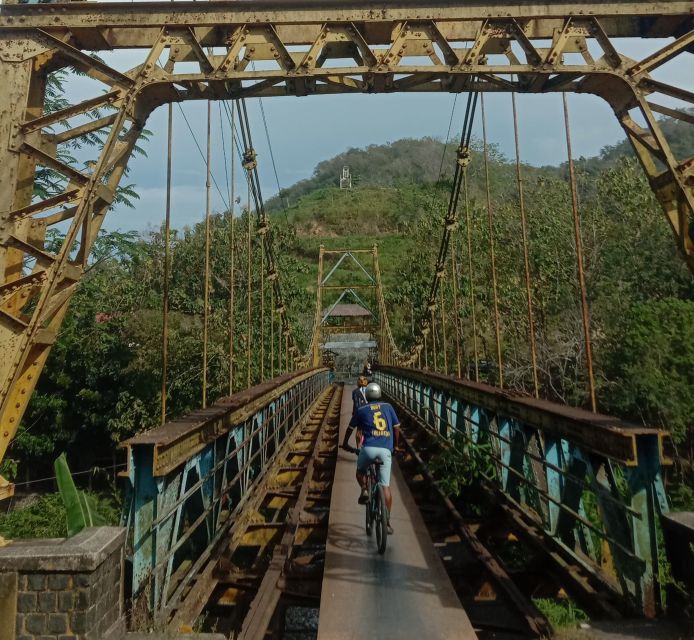 Lombok: Half Day City and Pengsong Countryside Biking Tour - Tour Highlights