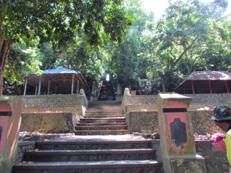 Lombok: Half Day City and Pengsong Countryside Biking Tour - Local Food Tasting