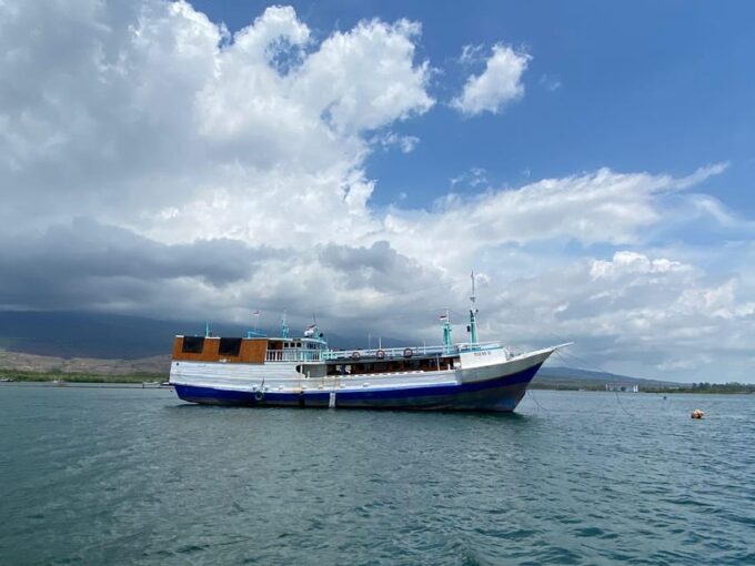 Lombok: Komodo Island 4-Day Boat Trip With Food and Board - Frequently Asked Questions