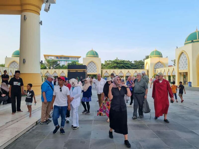 Lombok: Private Customizable Tour with Driver-Guide - Who Will Benefit Most?