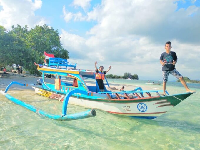 Lombok: Snorkeling Trip Gili Nanggu, Sudak & Kedis - Dining and Refreshments