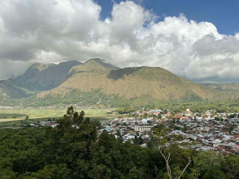 Lombok Spectacular: Waterfalls, Selong Hill & Pusuk Sembalun - Mountain Majesty at Pusuk Sembalun