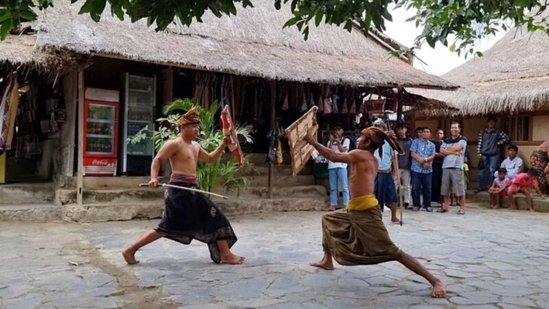 Lombok Stick Fight Dance And Tour - Key Points