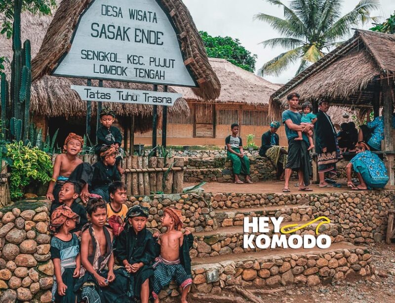 Lombok: Traditional Culture of Sasak & Beach Tour With Lunch - Key Points