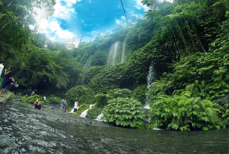 Lombok Waterfall and Beaches Full Day Tour - Traditional Weaving Experience
