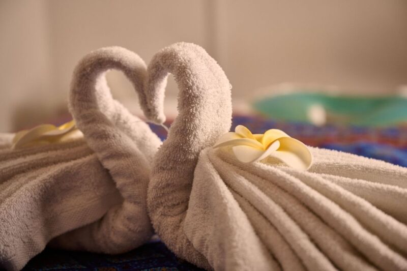 Lomi Lomi Massage - Massage Techniques and Modalities