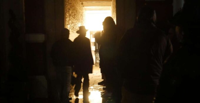 London: 2-Hour Ghost Walking Tour - Recommended Attire and Precautions