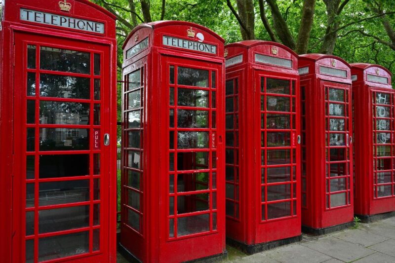 London: 2-Hour Photo Walk to Iconic Spots With Photographer - Diverse Photographic Opportunities