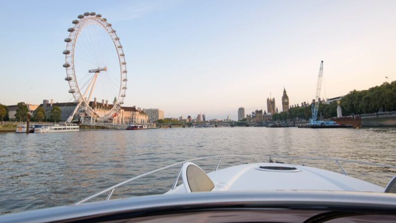 London: 2 Hour Private Luxury Yacht Hire on the River Thames - Yacht and Crew