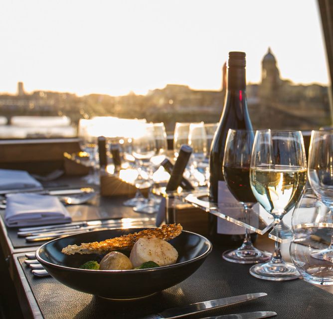 London: 4 Course Lunch Tour by Luxury Coach - Know Before You Go
