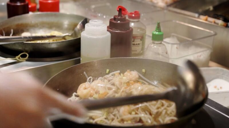 London: Asian Street Food Treasure Hunt With Gourmaze - Key Points