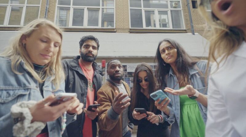London: Asian Street Food Treasure Hunt With Gourmaze - Navigate the Vibrant Streets