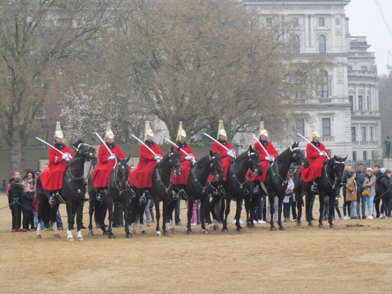 London: Best of London Day Tour With Pub Lunch - St. Pauls Cathedral and Whispering Gallery