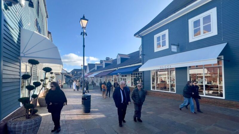 London: Bicester Village Private Vehicle Round Trip Transfer - Discount Opportunities on Luxury Brands