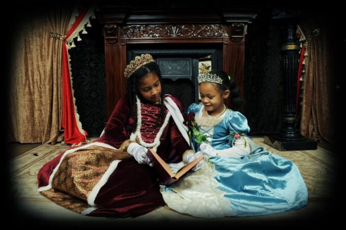 London, Camden: Old Time Eras Dress Up and Photo Shoot - Accessibility and Meeting Location