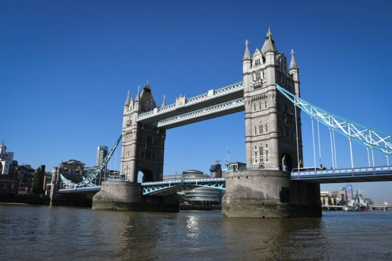 London: Castles & Bridges Southbank Walking Tour - Crossing the River Thames