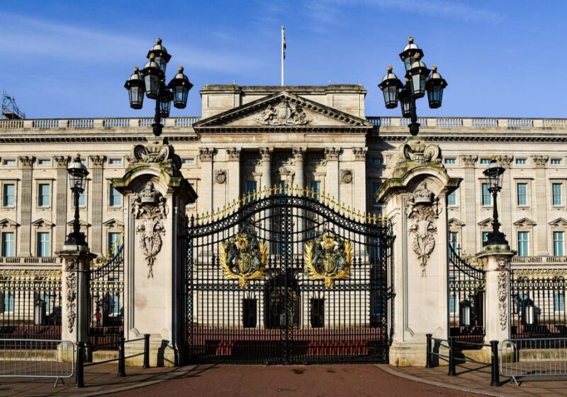 London: Changing of the Guard Experience and Landmarks Tour - Meeting Point and Information