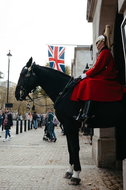London: Changing of the Guard Experience and Landmarks Tour - Iconic Landmarks Visited