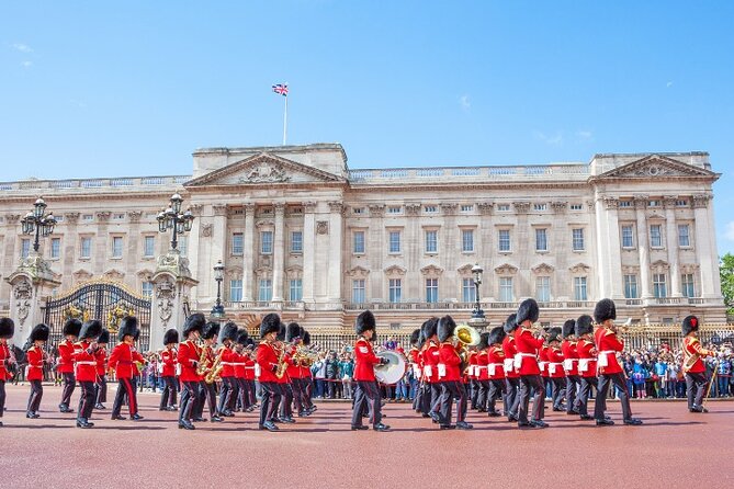 London: Changing Of The Guard Self-Guided Walking Tour - Tour Logistics