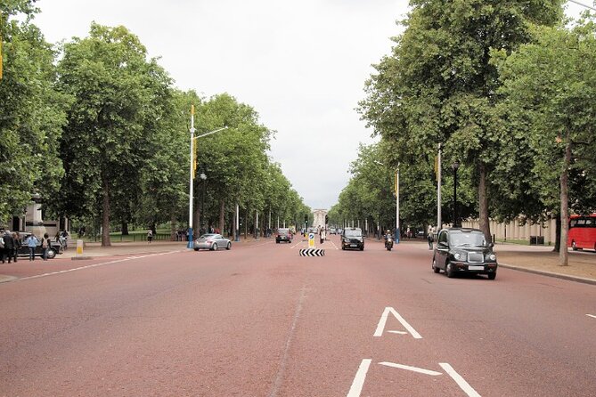 London: Changing Of The Guard Self-Guided Walking Tour - Navigating the Tour Route