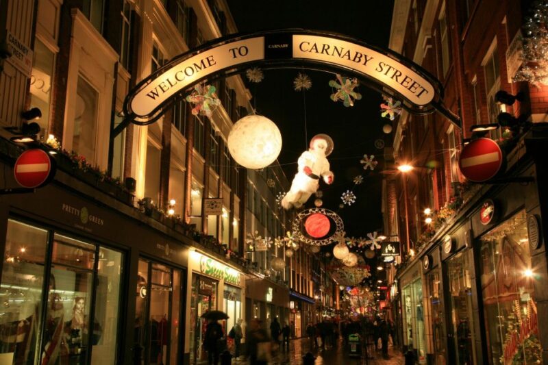London: Christmas Eve City Tour With Dinner & Midnight Mass - 3-Course Christmas Dinner