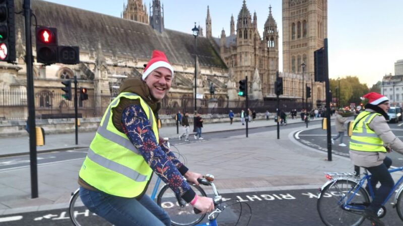 London Christmas Lights Bike Tour - Elaborate Christmas Light Displays
