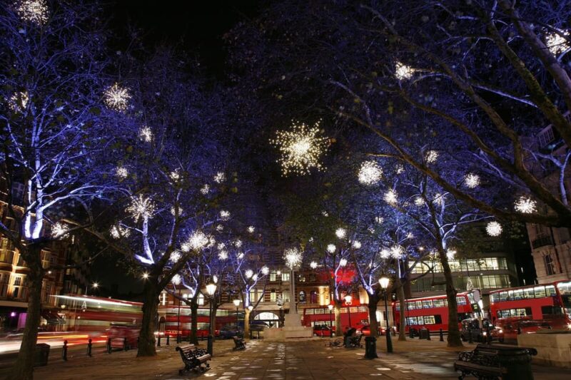 London: Christmas Lights Bus Tour - Meeting Point and Information