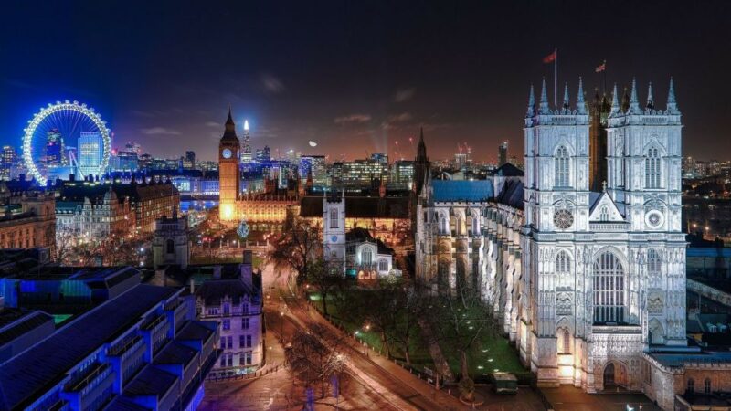 London: Christmas Lights by Night Open-Top Bus Tour - Famous Neighborhoods Visited