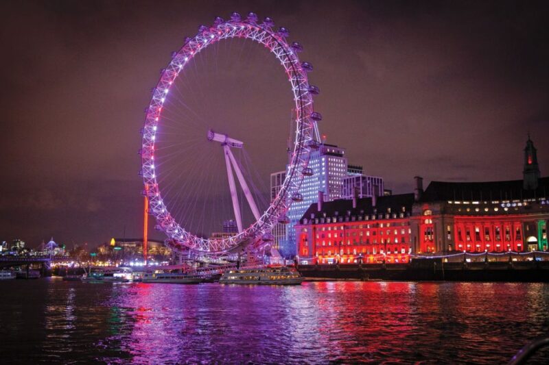 London: Christmas Party Dinner Cruise - Dining Experience