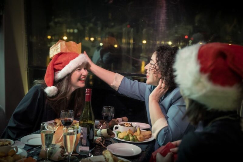 London: Christmas Party Dinner Cruise - Entertainment and Festivities