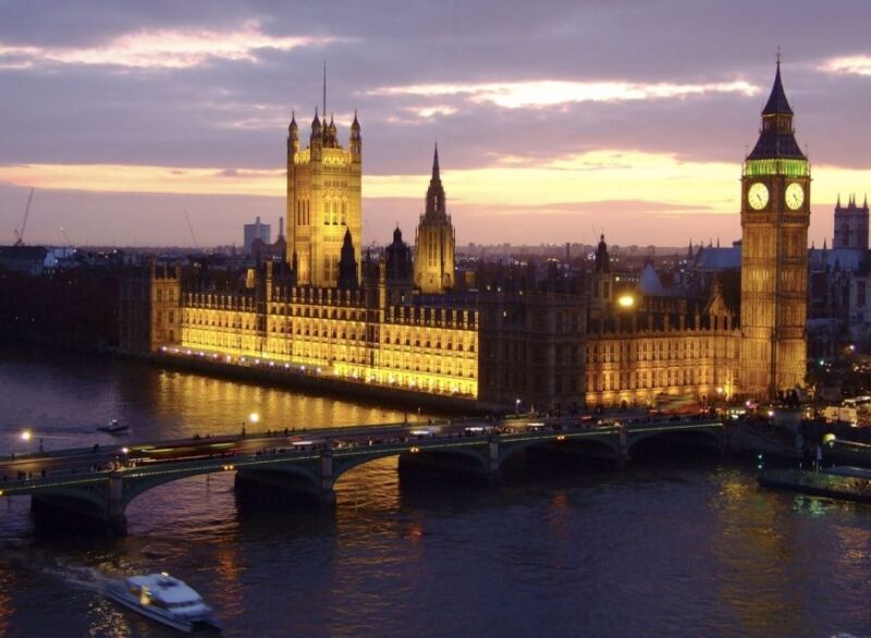 London: Christmas Sights and Sounds of London Tour - Meeting Point and Departure Time