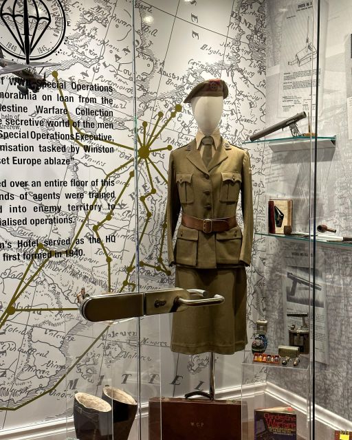 London: City of Spies Tour With Cocktail and Dinner - Booking and Cancellation Policy