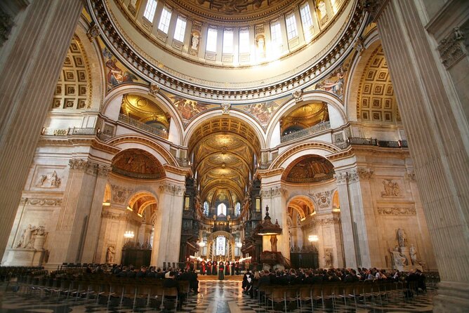 London City Sightseeing Tour Including Tower of London and City of London - Accessibility and Tour Size