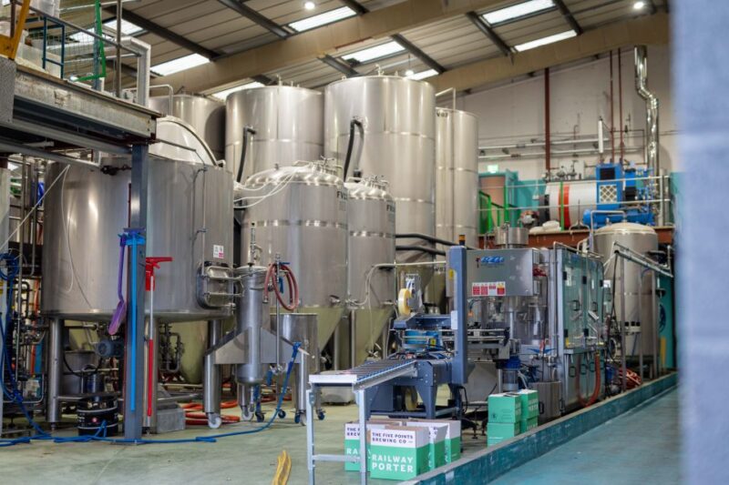 London: Craft Brewery Tour With Tasting of 4 Beers - Behind-the-Scenes at the Brewery