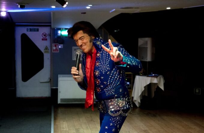 London: Dinner Cruise With Elvis Tribute on the Thames River - Recap