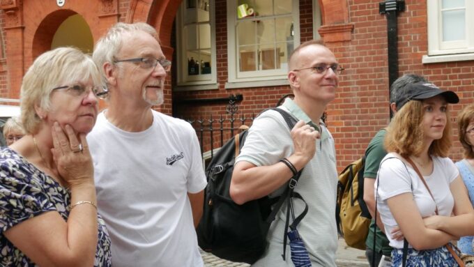 London: Downton Abbey Guided Walking Tour - Cora and Simon Bricker