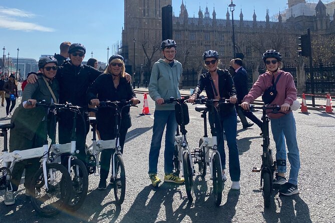 London E-Bike Tour & Borough Market - Stop for Photos