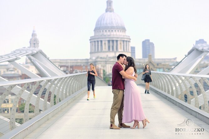 London Engagement / Secret Marriage Proposal Near St Pauls Cathedral - Inclusion and Pricing